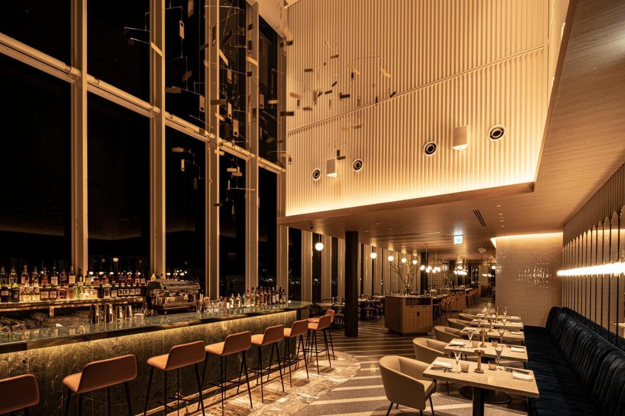 Miyako Hotel Hakata Fukuoka  Exterior foto The bar at the 360° Sky Lounge