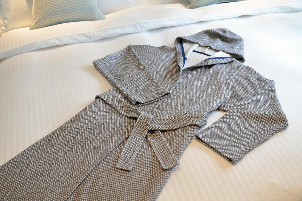 Miyako Hotel Hakata Fukuoka  Exterior foto A bathrobe